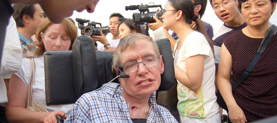 Quando Hawking disse ai cinesi: "Migriamo verso un altro pianeta"