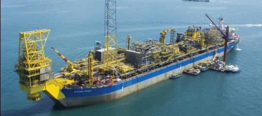 Eni avvia la produzione nelle acque profonde dell'Angola