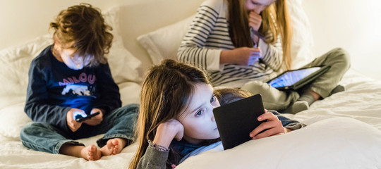 Ecco i consigli di Apple per evitare l'abuso di smartphone dei più piccoli (ma niente strumenti)