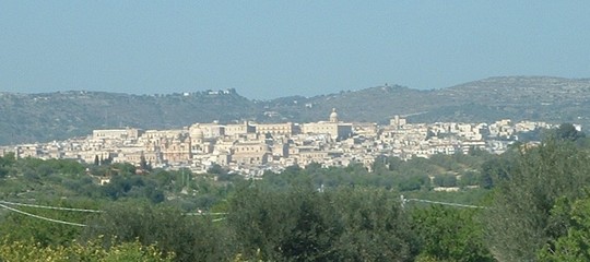 Noto: ventenne uccisa e gettata in un pozzo, compagno interrogato