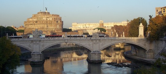 Cadavere di un uomo recuperato nel Tevere
