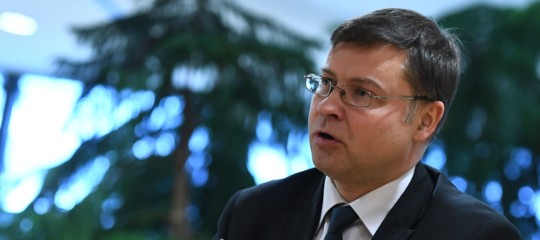 Def: Dombrovskis, obbligatorio presentarlo entro aprile