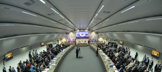 Petrolio: Opec e Russia valutano alleanza di 10-20 anni