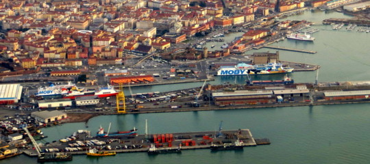 Esplosione Livorno, aperta inchiesta e sequestrata area dell'incidente