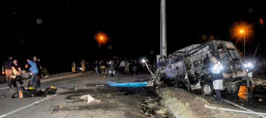 Turchia: si schianta bus di migranti sovraccarico, 17 morti