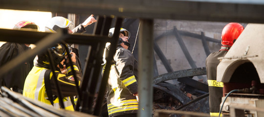 Crollo palazzina: Vigili Fuoco, tutti in salvo i 5 coinvolti