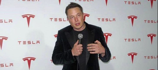 Tesla ha spiegato la dinamica dell'incidente mortale della Model X