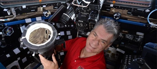 I primi turisti spaziali voleranno nel 2019, assicura Paolo Nespoli