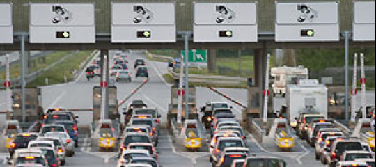 Pasquetta: traffico intenso, criticità nei nodi di Roma e Napoli
