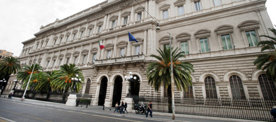 Senza migranti l'Italia sarebbe un Paese più povero e anziano, spiega Bankitalia