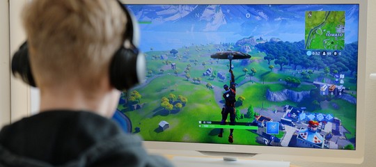 Perché 150 milioni di adolescenti (maschi) giocano a Fortnite