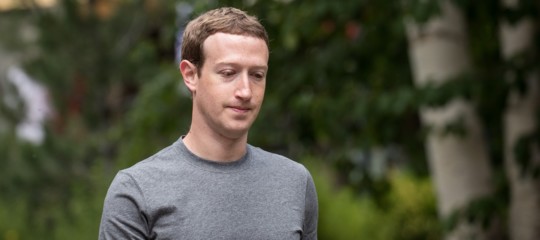 Cambridge Analytica, così è partito il 'contagio' dei profili Facebook in Italia