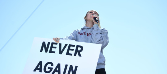 Così i ragazzi di Parkland vogliono costringere i politici americani a uscire dai palazzi (e dare risposte)