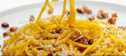 Le più improbabili ricette di Carbonara fatte da cuochi molto rinomati