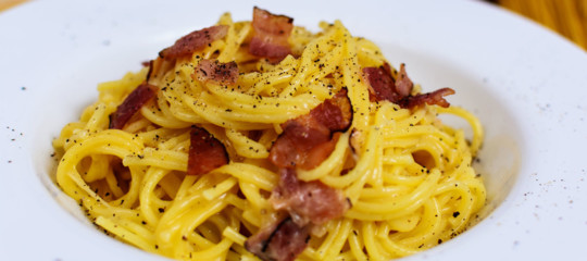 Gli errori (e gli orrori) fatti all'estero con la carbonara
