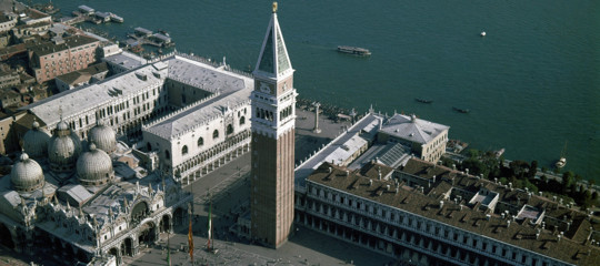 Allarme bomba, evacuata piazza San Marco