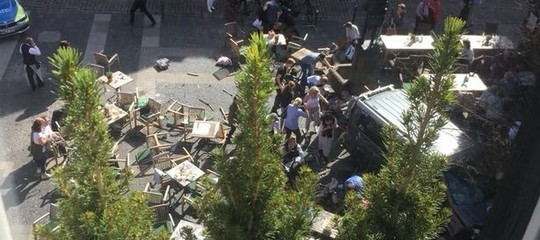 Germania: furgone sulla folla a Muenster, 3 morti e 30 feriti. L'attentatore si è suicidato