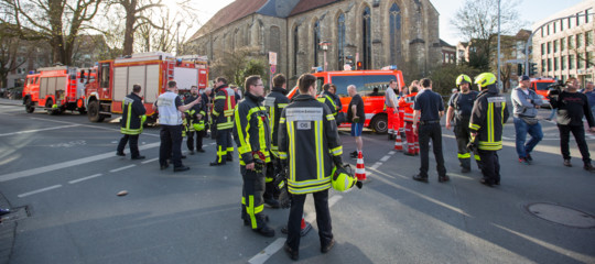 Un furgone sulla folla, 3 morti in Germania. Ma il terrorismo sembra non c'entri nulla