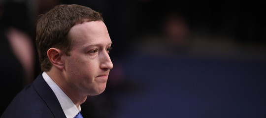 Facebook: mea culpa di Zuckerberg al Congresso: "Ho sbagliato"