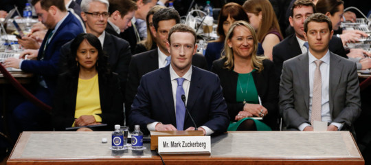 Facebook, Zuckerberg: "Corsa a armamenti" Usa-Russia sui dati
