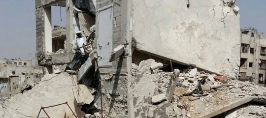 Trump e Macron stanno valutando un attacco militare in Siria. Cosa potrebbe accadere ora
