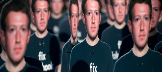 multa facebook privacy
