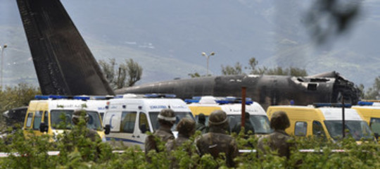 Algeria: precipita aereo militare, a bordo oltre 200 soldati