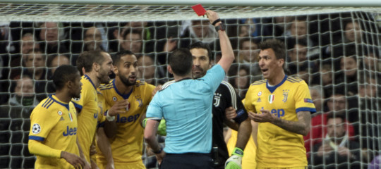 Il rosso a Buffon è l'argomento del giorno