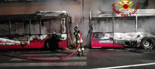 Roma: incendio su bus dell'Atac, passeggeri incolumi
