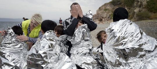 Dalla spiaggia di Lesbo al riciclo, i giubbotti che aiutano due volte i migranti