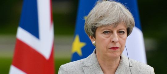 Siria: May, fallita diplomazia dovevamo intervenire rapidamente