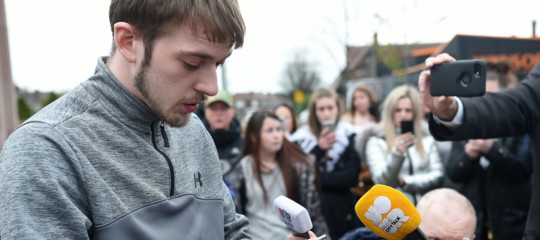 I genitori di Alfie Evans chiedono aiuto al Papa per tentare la carta Bambino Gesù