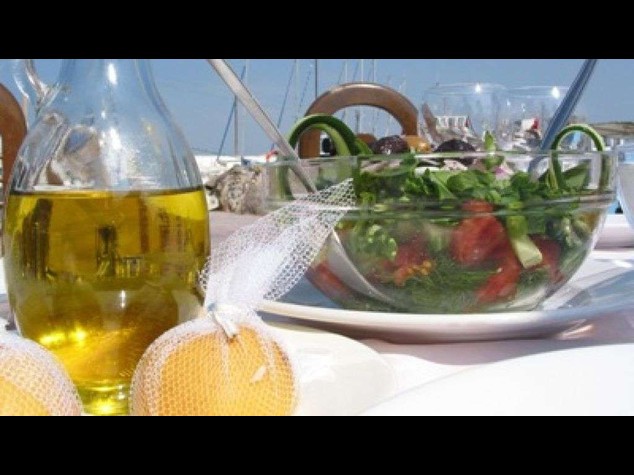 Dieta restrittiva allunga vita ma aumenta rischio infezioni