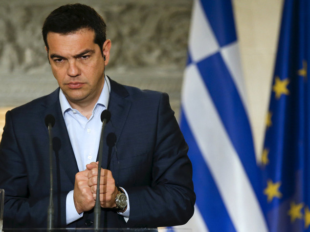 Tsipras, con Grexit inizio della fine dell'euro. Ad Atene assalto alle banche