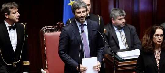 Tutti parlano di un incarico esplorativo a Fico. Che però potrebbe spaccare il Pd