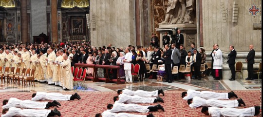 Papa Francesco ordina 16 nuovi sacerdoti, "vostro unico interesse sia il popolo di Dio"