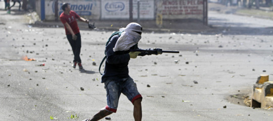 Venticinque morti nelle proteste contro il governo. Cosa sta succedendo in Nicaragua