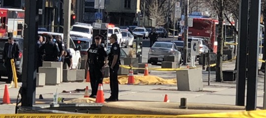 La strage dei pedoni a Toronto conta per ora 10 morti. Chi è l'attentatore