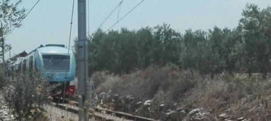 Deraglia treno Torino-Savona nel cuneese, feriti lievi