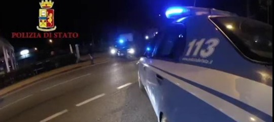 Ora per ora, la notte di violenze che ha sconvolto Milano