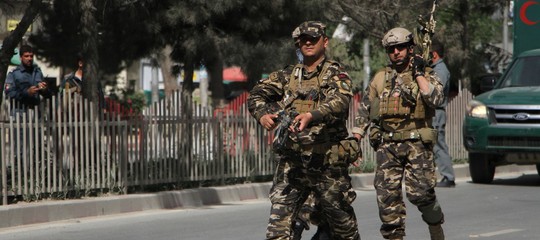 Nuova giornata di sangue in Afghanistan. Strage di bambini e giornalisti