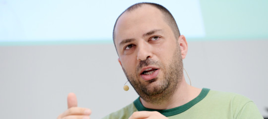 L’addio del cofondatore di WhatsApp riguarda tutti. Più di quanto si creda