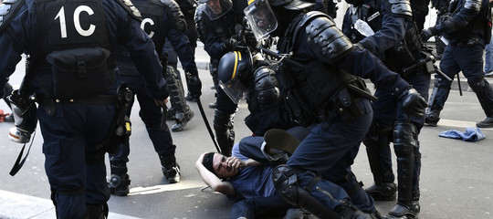 Francia: 109 arresti per scontri 1 maggio a Parigi