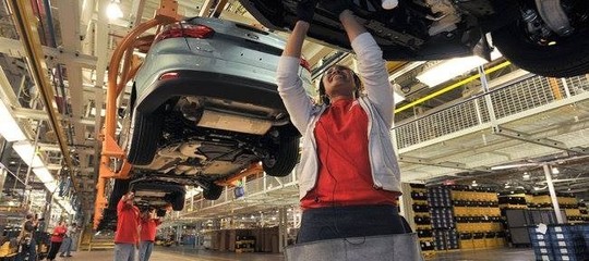 Auto: balzo del mercato dell'auto ad aprile, Fca in controtendenza