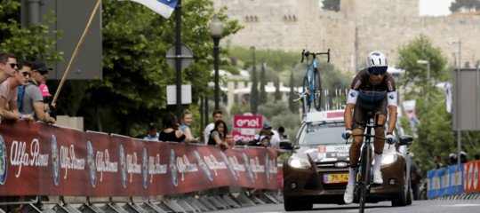 Giro 2018: partenza con la crono a Gerusalemme, Froome cade in ricognizione