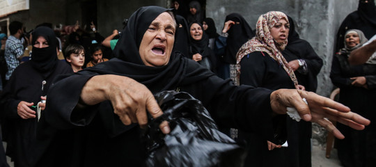 L'esercito israeliano uccide tre palestinesi al confine con Gaza