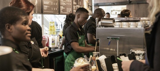 Nestlè venderà prodotti Starbucks, affare da 7,15 miliardi