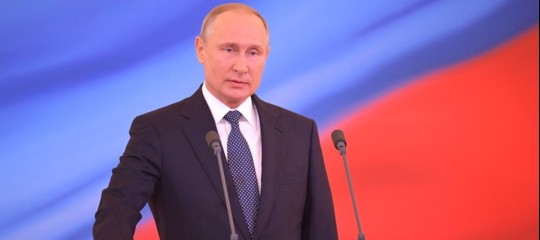 Russia: Putin giura, al via quarto mandato; "Sempre risorti come la Fenice"