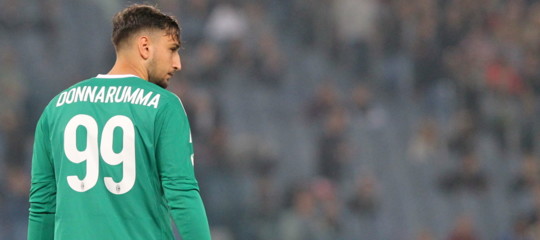 “Due papere che neanche all’oratorio”. Gli errori di Donnarumma raccontati dai giornali
