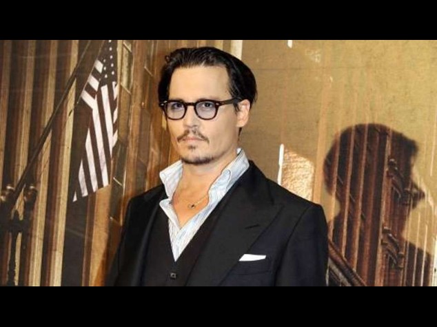 Johnny Depp spende 30. 000 euro per ritratto di Kate Middleton nuda